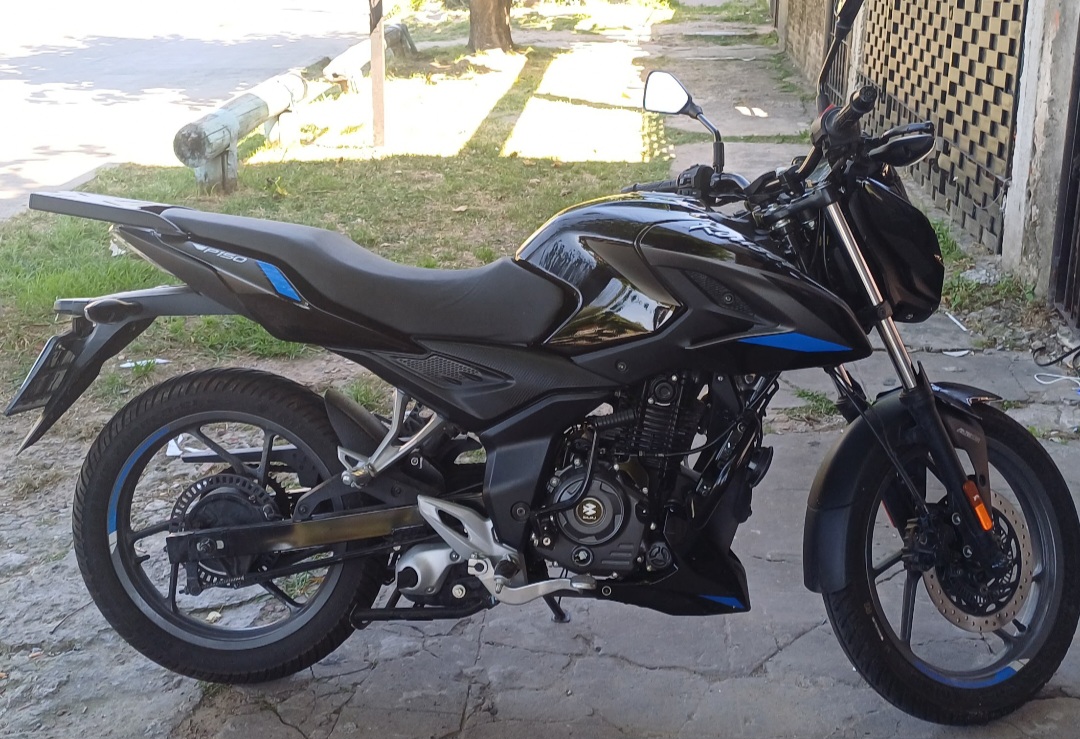 Bajaj Rouser pulsar 150 2024