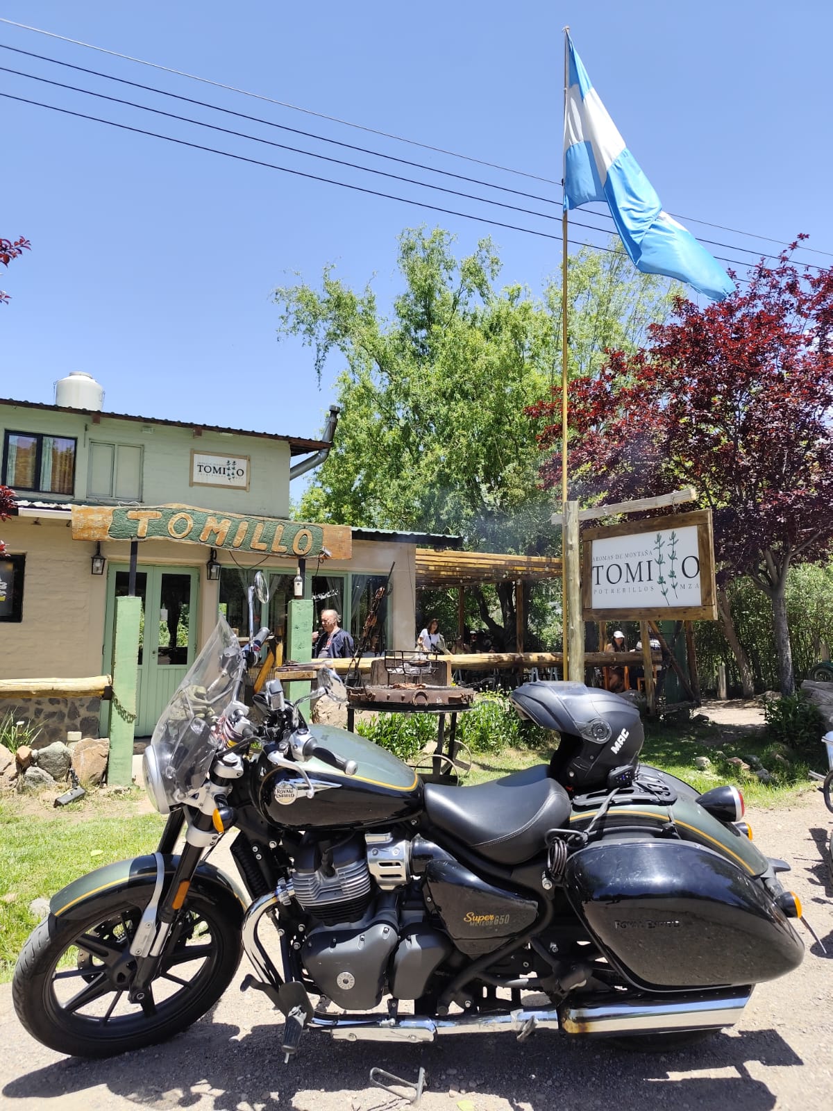 Royal Enfield Supermeteor 650 - Impecable - 2024