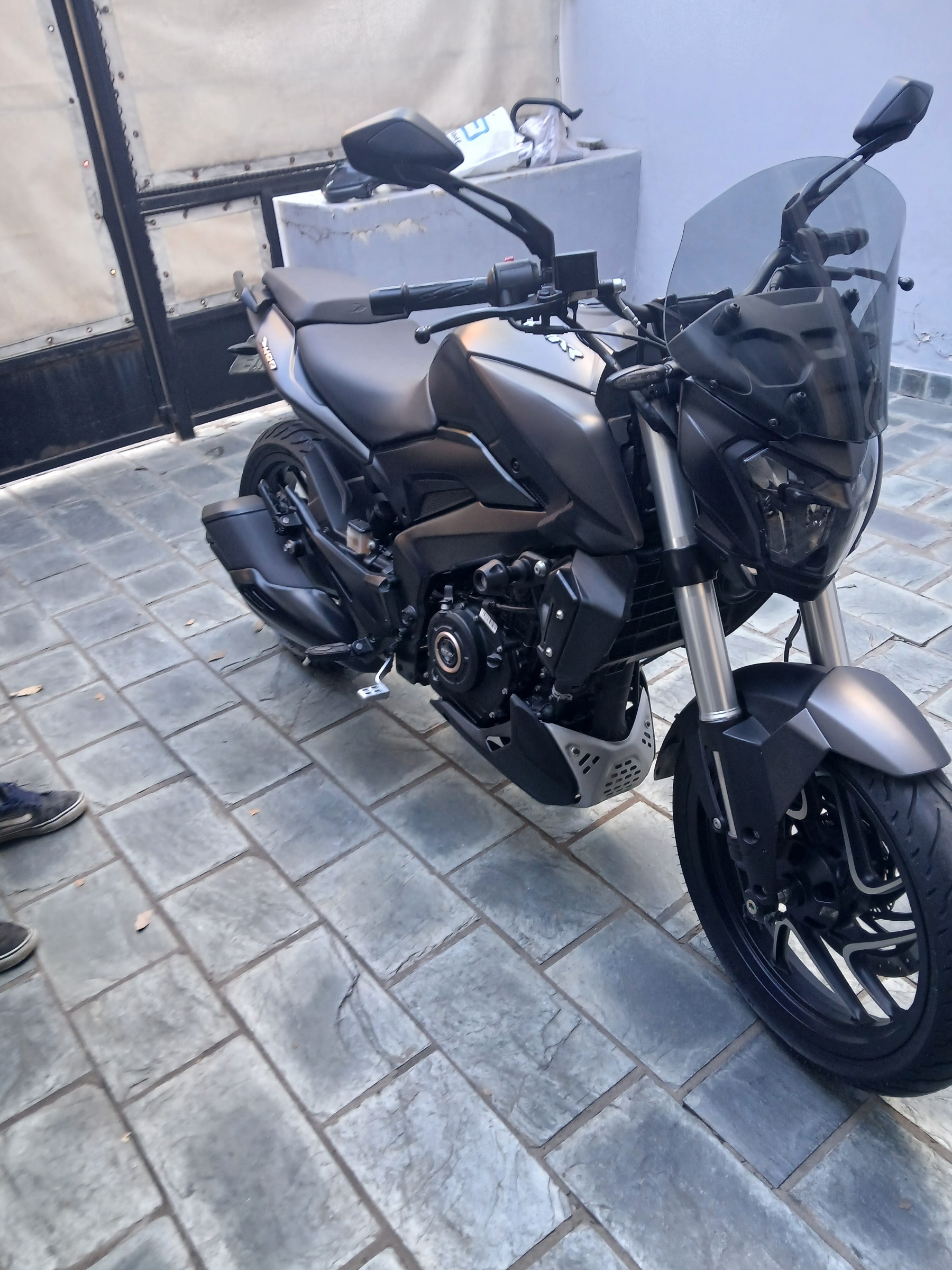 Bajaj Dominar 400 ug 2023