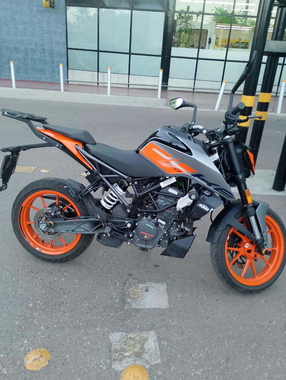 Oportunidad KTM duke 200 2025 1500km