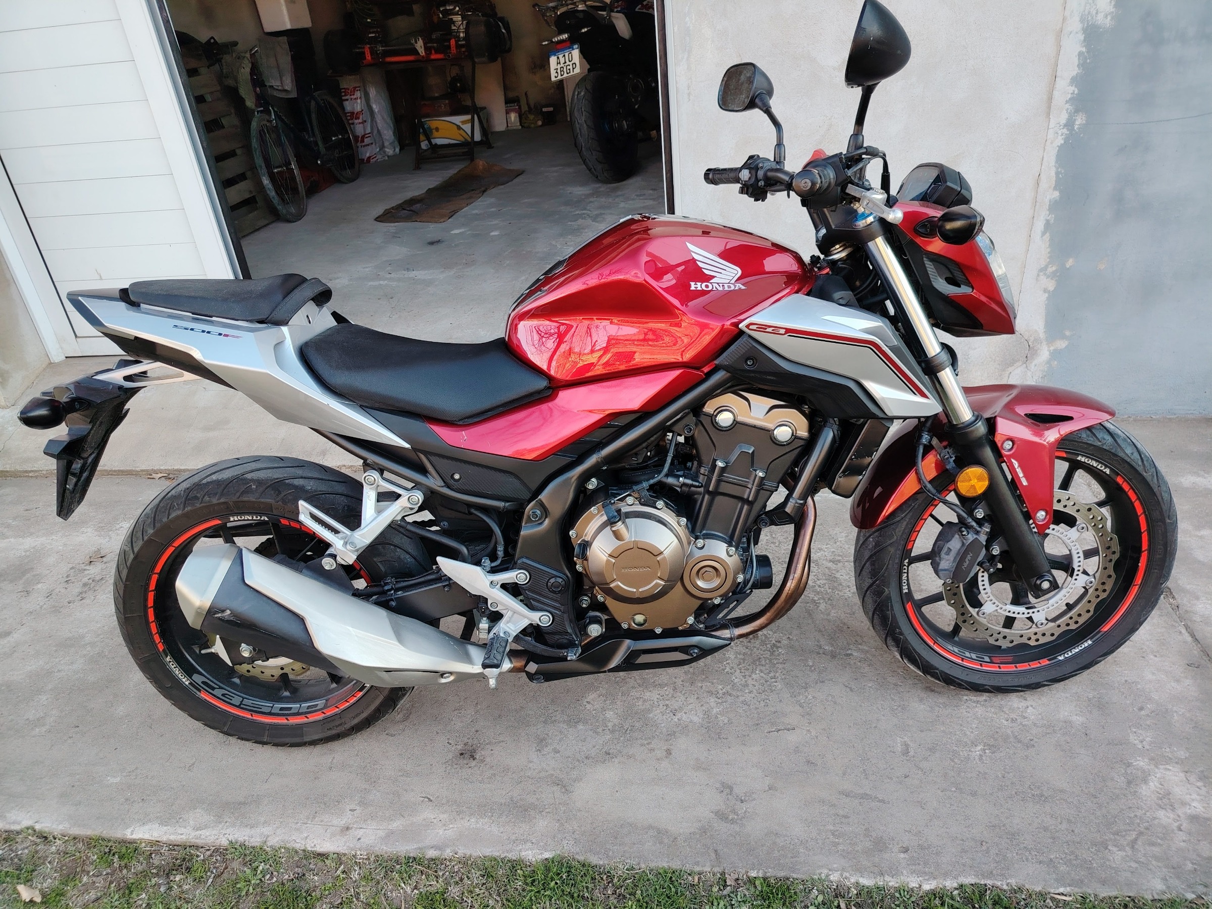 Vendo Honda CB500F 2018 con detalles por wso el precio