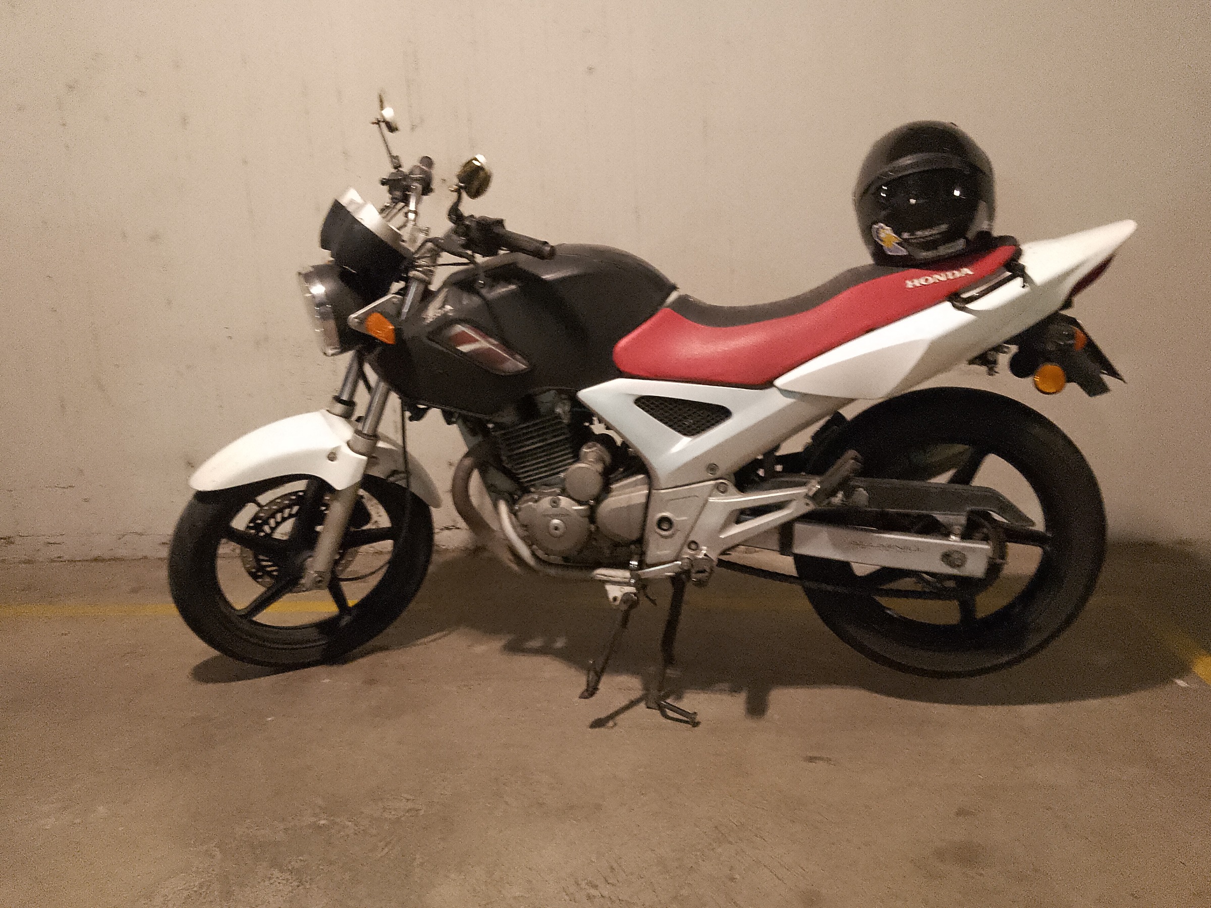 Honda cbx 250 twister 2006