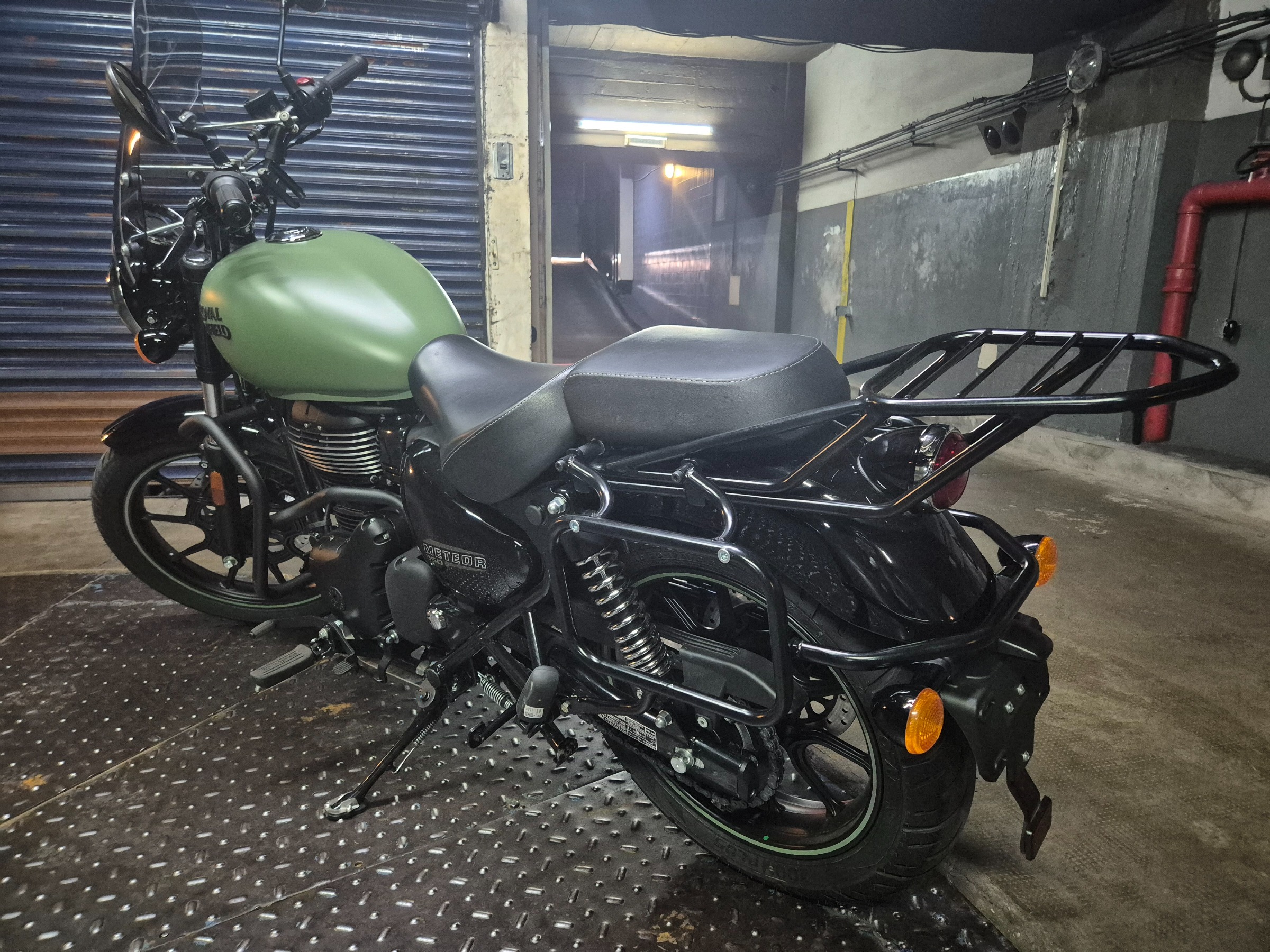 Royal Enfield Meteor Fireball Matt Green 350 2024