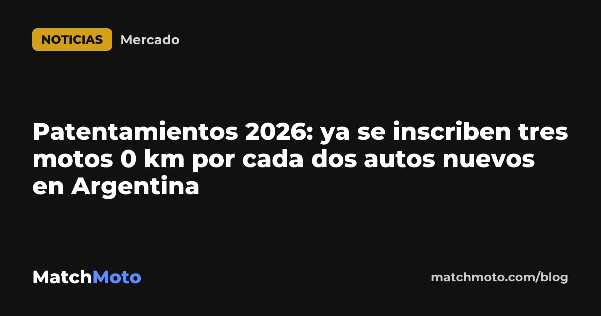 Motos estacionadas en una calle de una ciudad argentina, ilustrando el aumento de patentamientos de motos 0 km